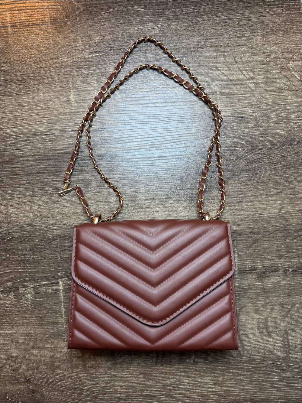 Chevron patterned Chain Crossbody Bag - Brown